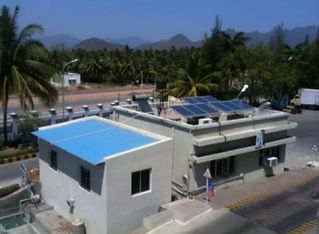 Solar photovoltaic array