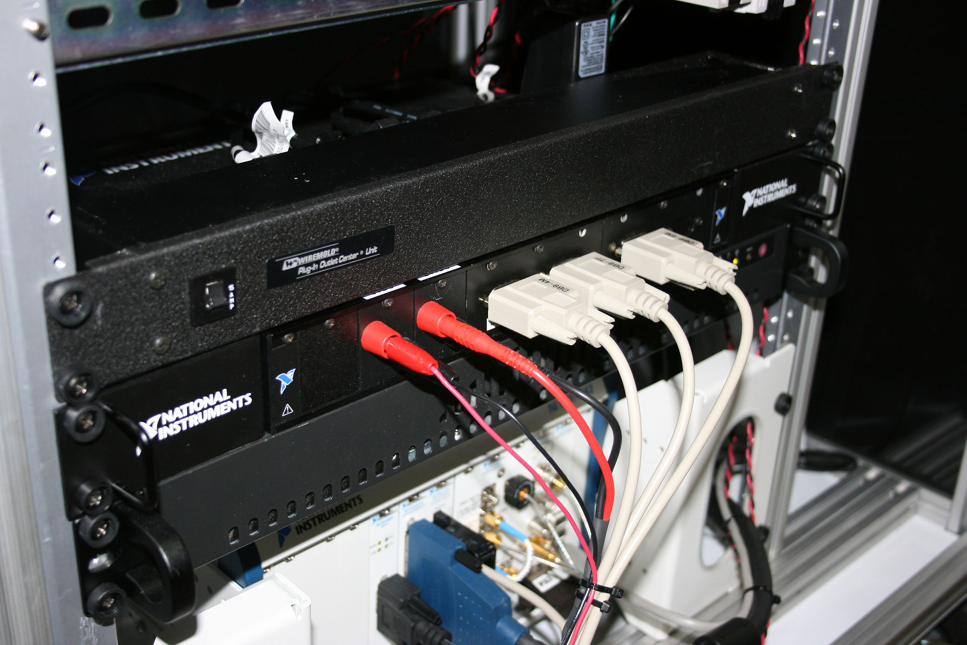 NI PXI chassis